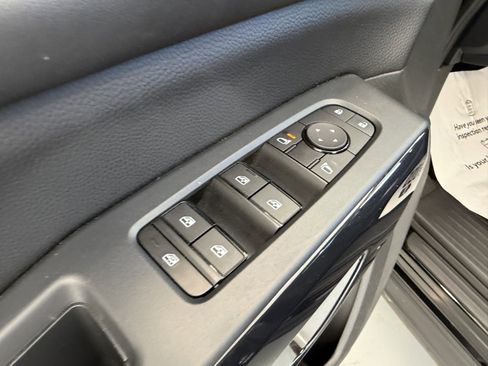 Used 2024 Nissan Pathfinder S image 31