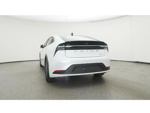 New 2026 Toyota Prius SE image 22