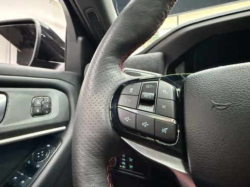 Used 2026 Ford Explorer ST-Line w/ ST-Line Street Pack AWD/4WD image 15