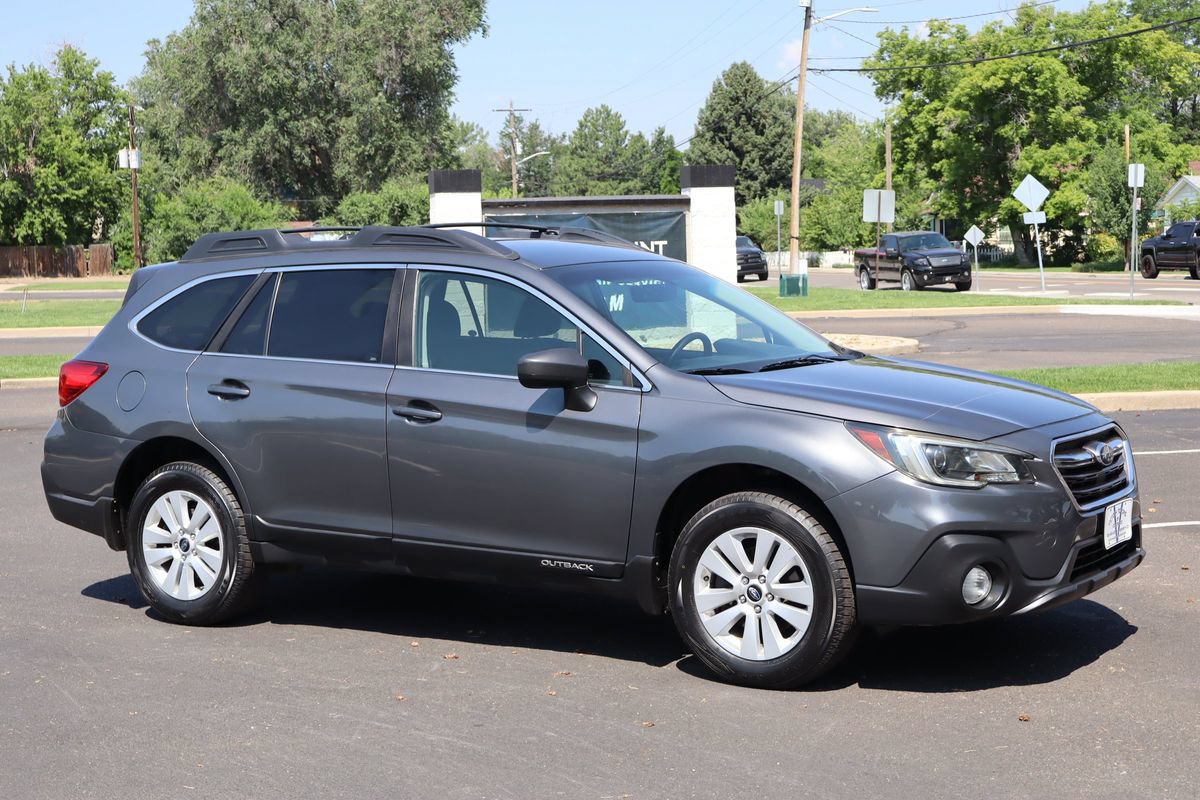 Used 2018 Subaru Outback 2.5i Premium AWD/4WD image 2