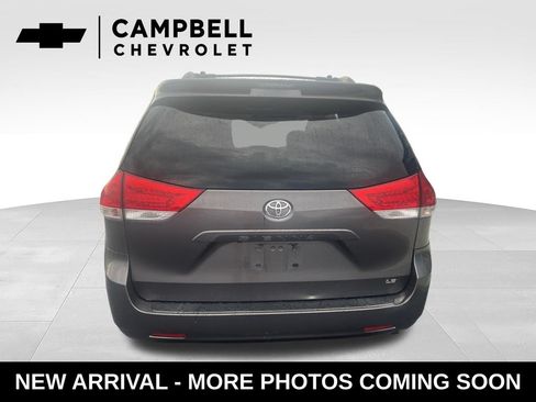 Used 2012 Toyota Sienna LE FWD image 4