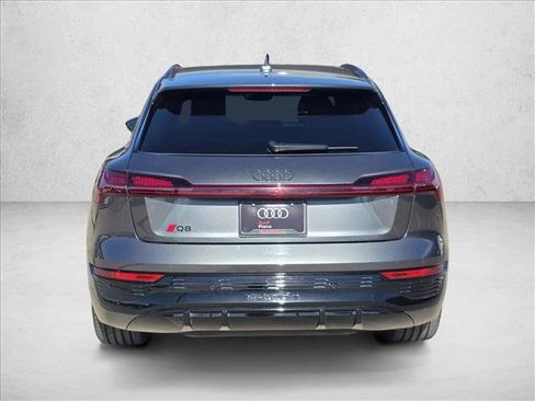 Used 2024 Audi Q8 e-tron Prestige w/ Prestige Package image 6