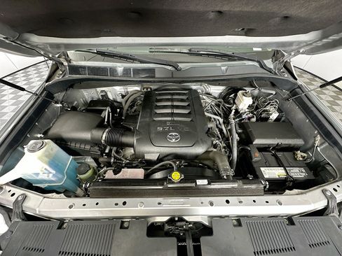 Used 2016 Toyota Tundra Limited image 32