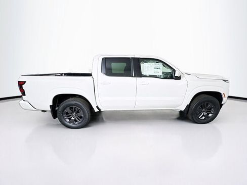 New 2026 Nissan Frontier SV w/ All-Weather Content Package AWD/4WD image 4
