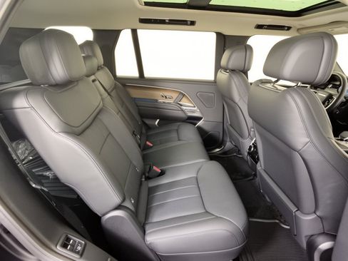 Used 2026 Land Rover Range Rover Long Wheelbase SE AWD/4WD image 29