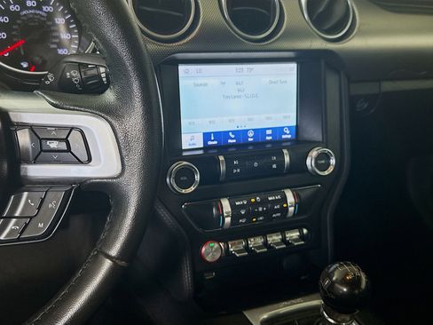 Used 2019 Ford Mustang Coupe w/ Equipment Group 101A RWD image 18
