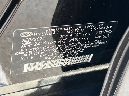 Used 2025 Genesis G70 2.5T image 29