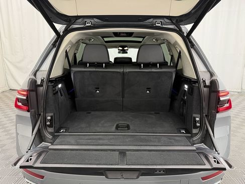 Used 2023 BMW X7 xDrive40i w/ Premium Package image 62