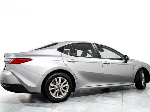 Used 2025 Toyota Camry LE FWD image 7