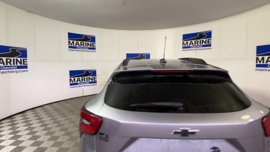 Used 2025 Chevrolet Trax RS w/ Driver Confidence Package FWD image 9
