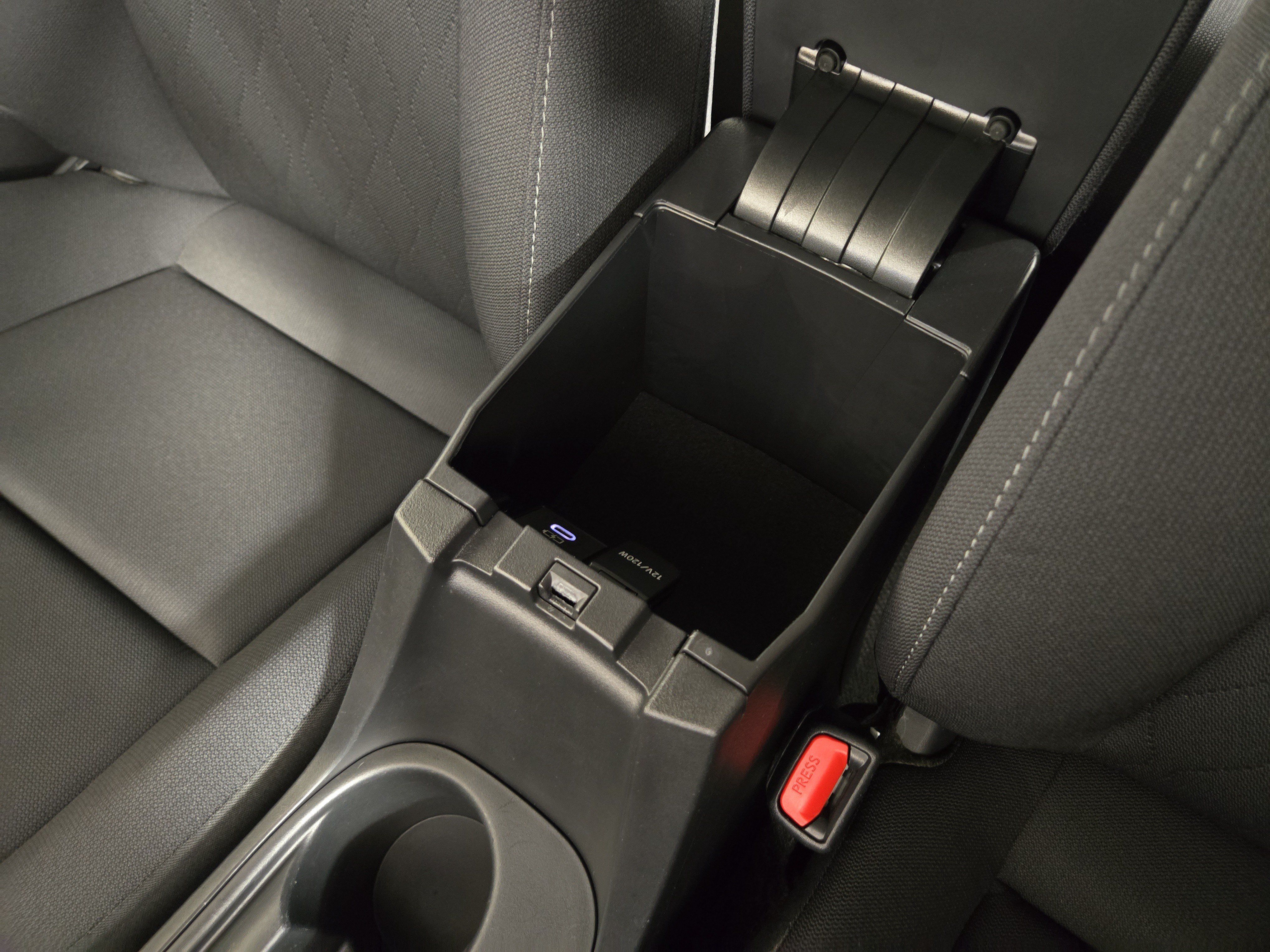 Used 2025 Toyota Corolla LE FWD image 27