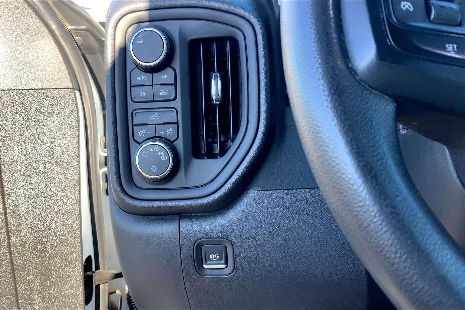 Used 2022 Chevrolet Silverado 1500 Custom AWD/4WD image 35