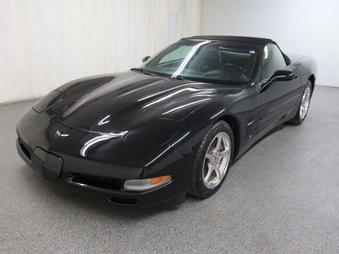 Used 2001 Chevrolet Corvette Convertible w/ Preferred Equipment Group2 RWD image 9