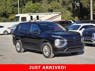 Used 2023 Mitsubishi Outlander ES video 1
