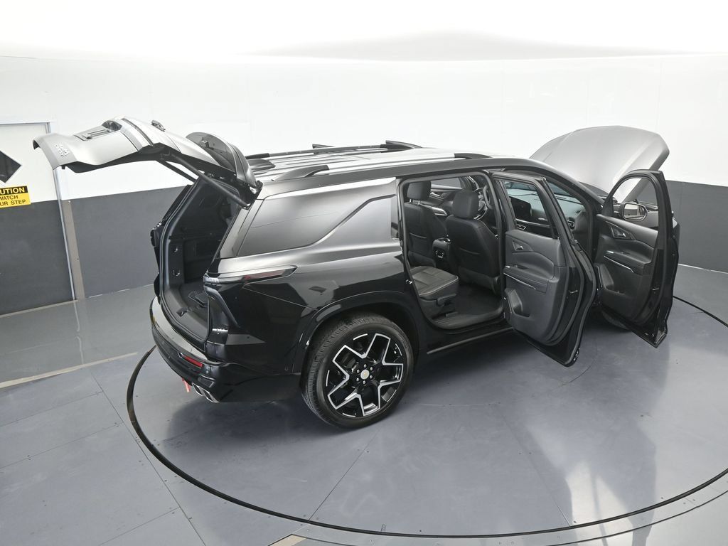 Used 2025 Chevrolet Traverse High Country FWD image 89