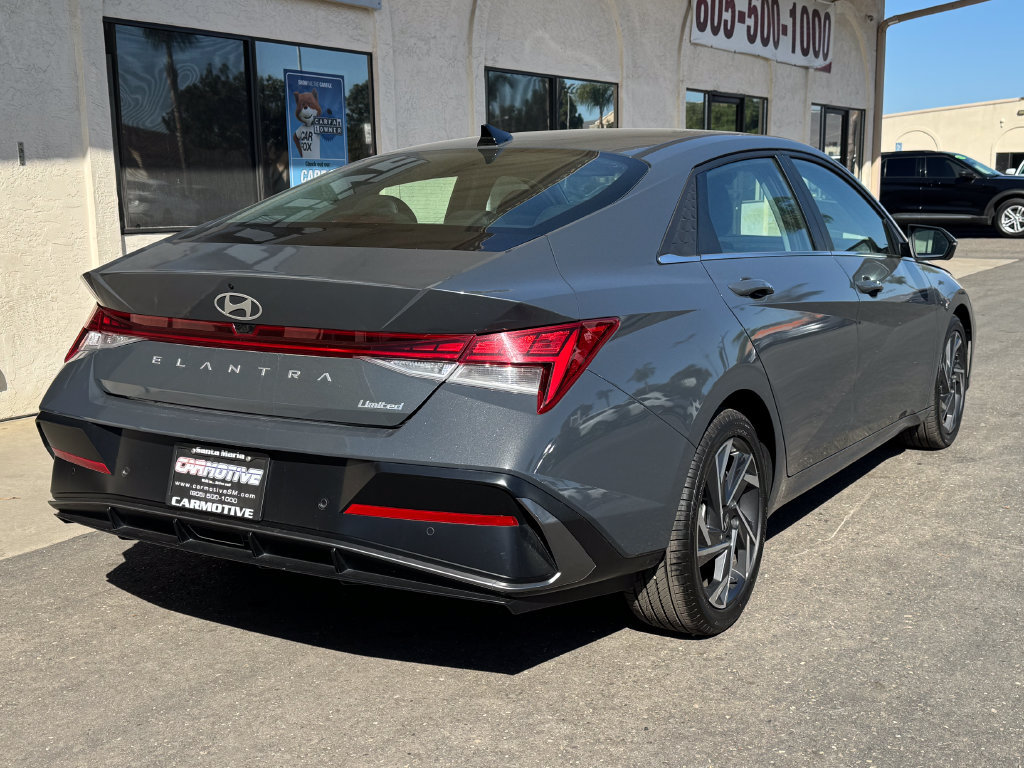 Used 2024 Hyundai Elantra Limited FWD image 4