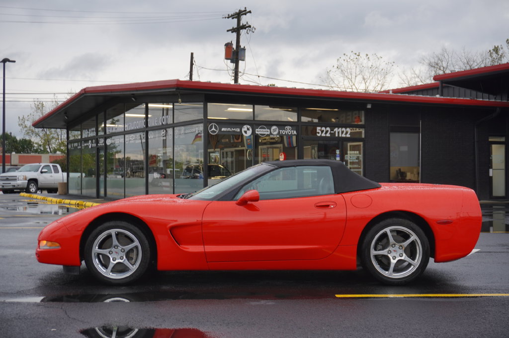 Used 2000 Chevrolet Corvette Convertible w/ Memory Pkg RWD image 5