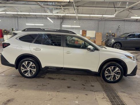Used 2022 Subaru Outback Limited image 20