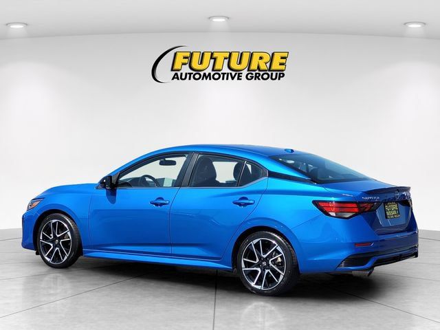 Certified 2025 Nissan Sentra SR FWD image 7