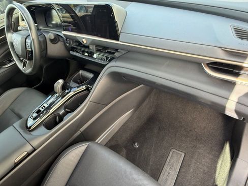 Used 2025 Toyota Crown XLE image 34