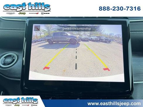 Used 2023 Jeep Grand Cherokee Limited w/ Black Appearance Package image 30