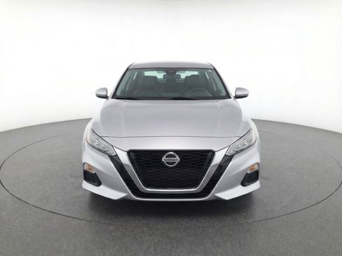 Used 2024 Nissan Altima 2.5 SV image 2