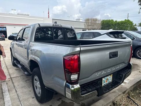 Used 2022 Toyota Tacoma SR5 RWD image 4