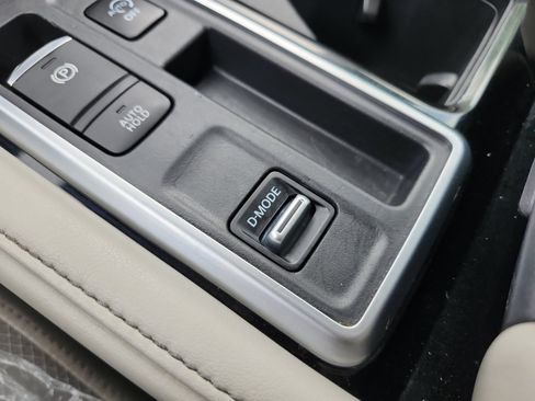 Used 2022 Nissan Pathfinder SV FWD image 24