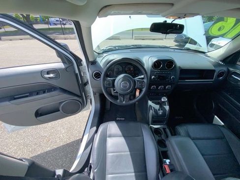 Used 2016 Jeep Patriot High Altitude AWD/4WD image 26