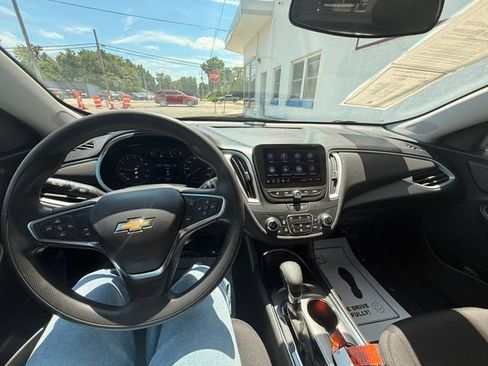 Used 2024 Chevrolet Malibu LT FWD image 19