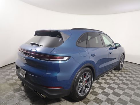 Used 2025 Porsche Cayenne S AWD/4WD image 7