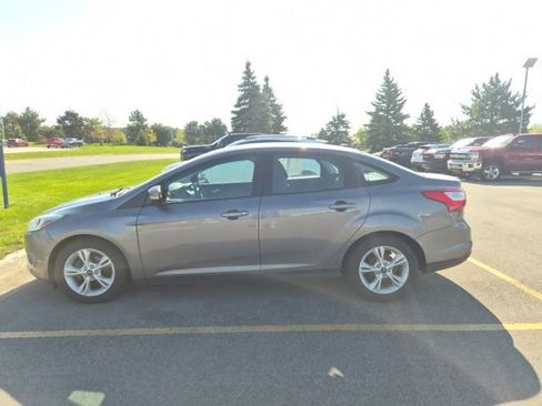 Used 2014 Ford Focus SE FWD image 8