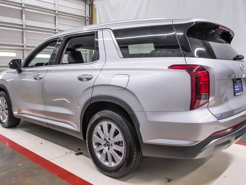 Certified 2025 Hyundai Palisade SEL FWD image 8