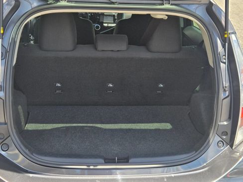 Used 2018 Toyota Prius C One FWD image 10