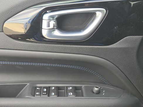 New 2026 Jeep Compass Latitude image 17