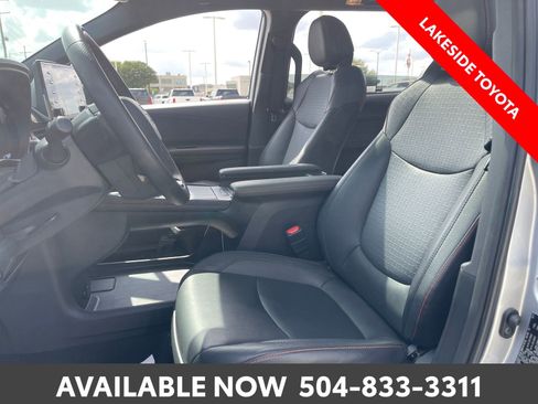 Used 2021 Toyota Sienna XSE FWD image 29