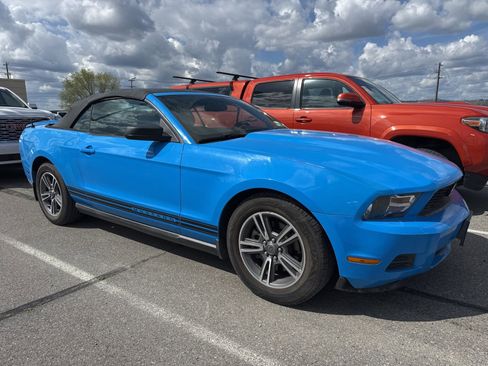 Used 2012 Ford Mustang Premium RWD image 3