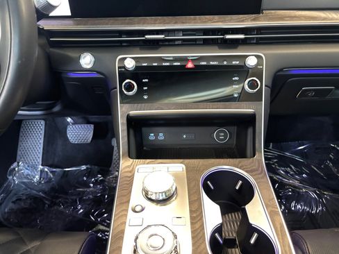 Used 2025 Genesis GV80 3.5T Prestige image 11