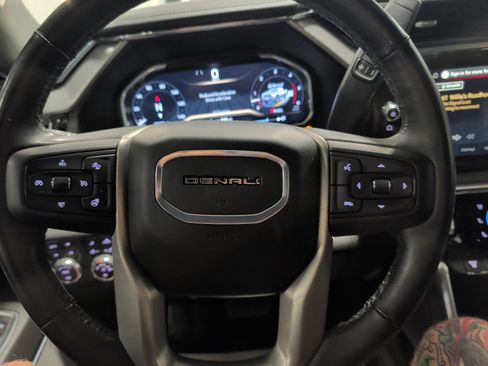 Used 2024 GMC Sierra 2500 Denali w/ Denali Reserve Package AWD/4WD image 11