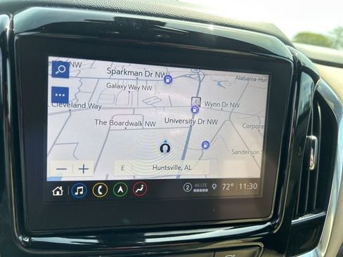 Used 2023 Chevrolet Traverse Premier FWD image 21