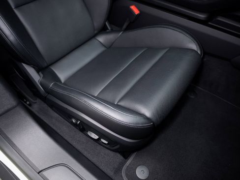 Used 2023 Porsche Taycan w/ Premium Package image 59