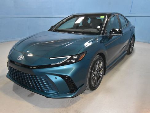 Used 2025 Toyota Camry XSE AWD/4WD image 25