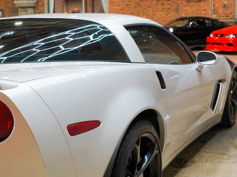 Used 2013 Chevrolet Corvette Grand Sport w/ 2LT Preferred Equipment Group RWD image 19