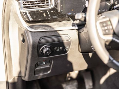 Used 2022 Jeep Wagoneer Series II w/ Premium Group I image 20