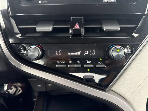 Used 2022 Toyota Camry LE FWD image 9