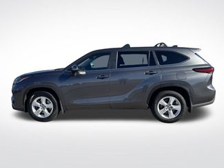 Used 2023 Toyota Highlander L video 2