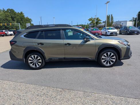 Used 2025 Subaru Outback Limited AWD/4WD image 7