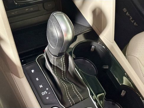 Certified 2023 Volkswagen Atlas SE w/ Panoramic Sunroof Package image 14