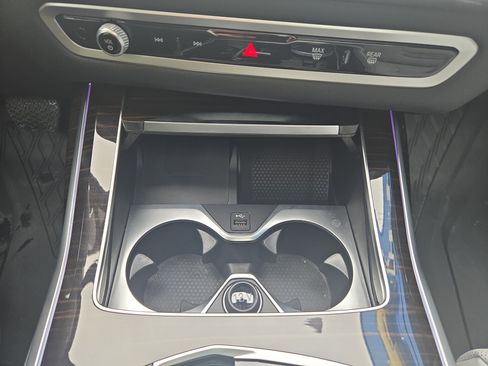 Used 2023 BMW X7 xDrive40i image 25