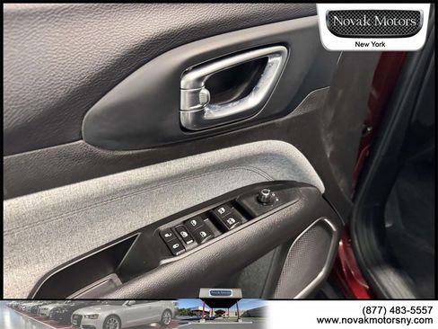 Used 2022 Jeep Compass Latitude image 13